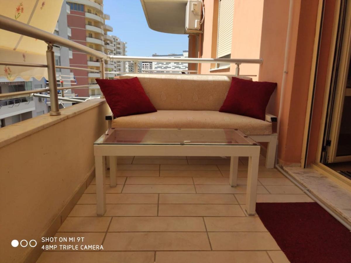Coastal Retreat - Beach Apartment Vlorë エクステリア 写真
