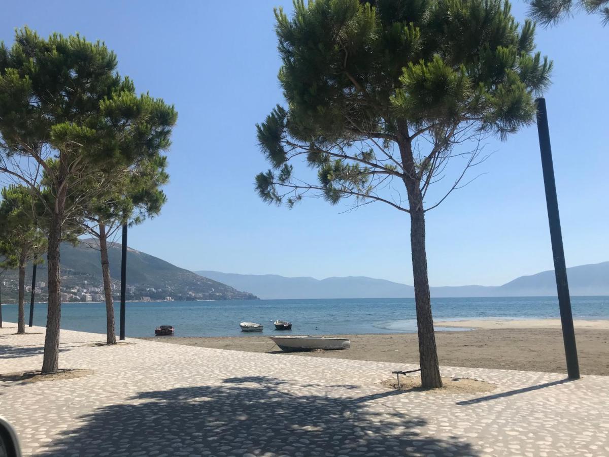 Coastal Retreat - Beach Apartment Vlorë エクステリア 写真
