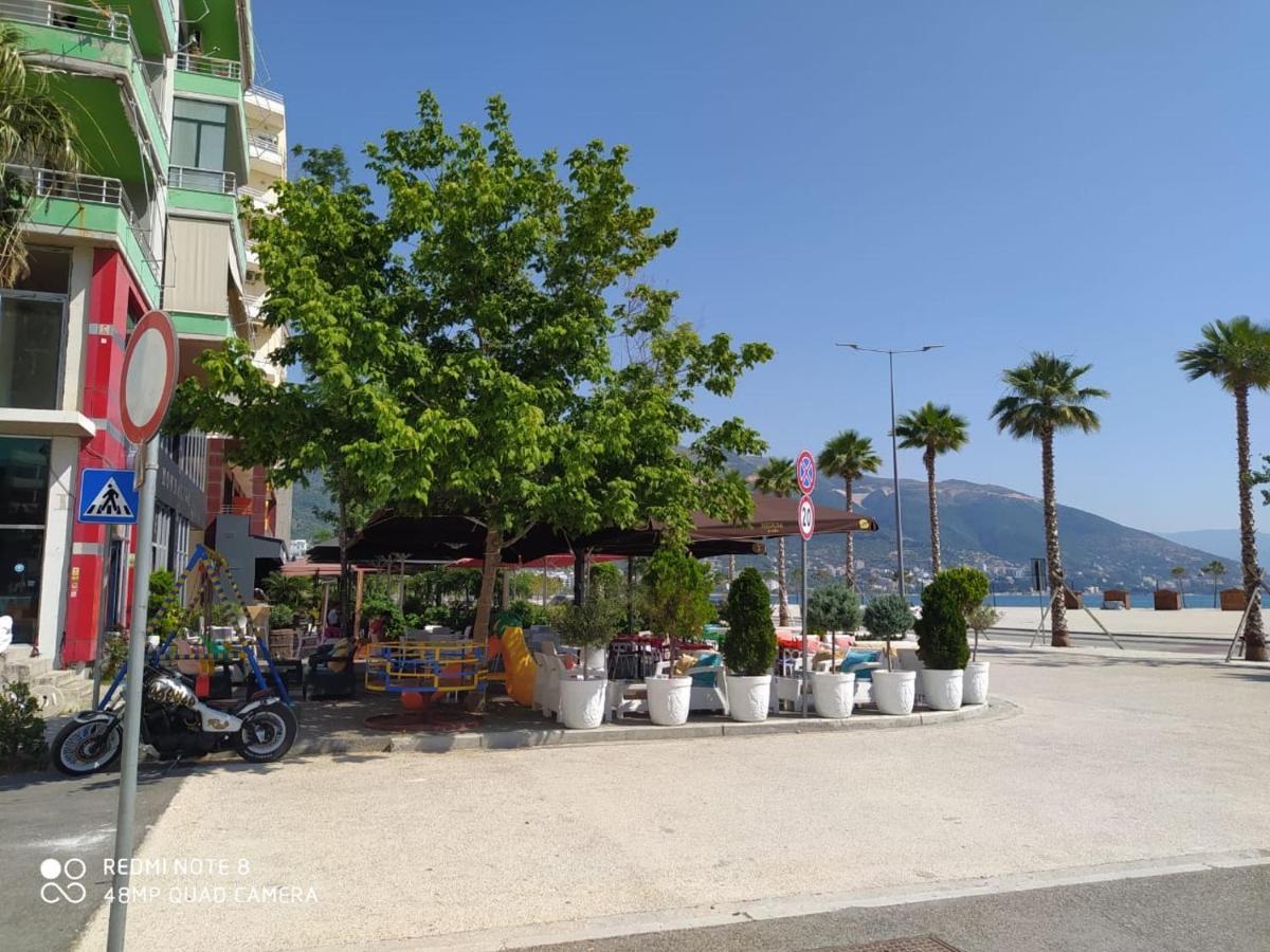 Coastal Retreat - Beach Apartment Vlorë エクステリア 写真