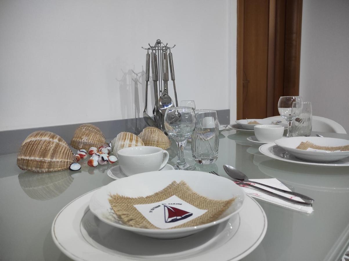 Coastal Retreat - Beach Apartment Vlorë エクステリア 写真