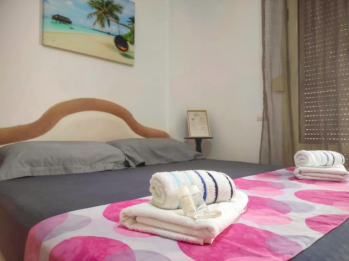 Coastal Retreat - Beach Apartment Vlorë エクステリア 写真