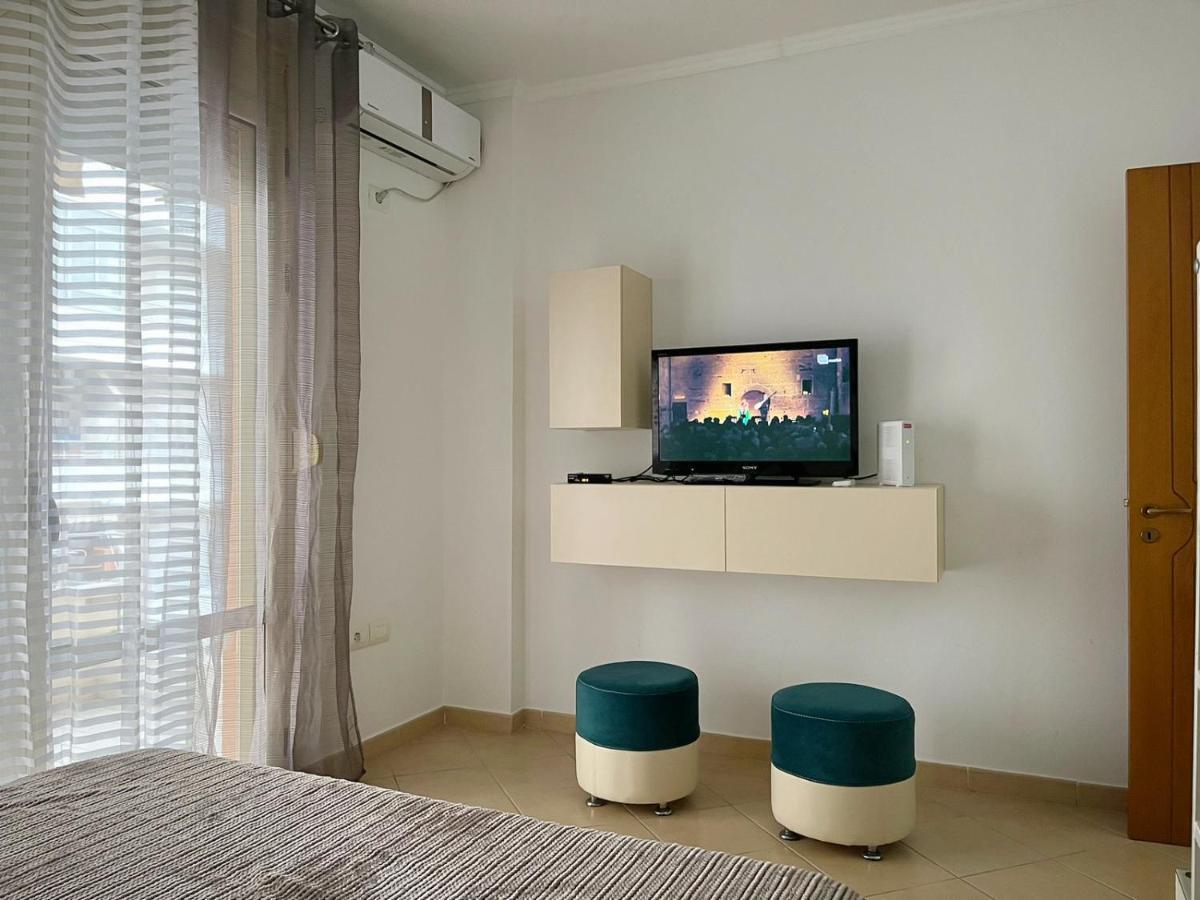 Coastal Retreat - Beach Apartment Vlorë エクステリア 写真