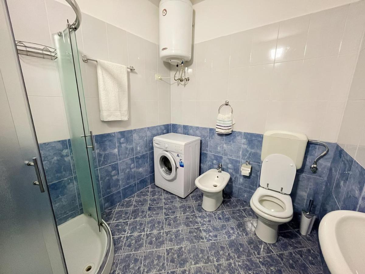 Coastal Retreat - Beach Apartment Vlorë エクステリア 写真